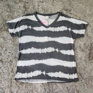 Sew in Love Tie Dye Striped‎ Short Sleeve V-Neck T-shirt Gray Women's Medium